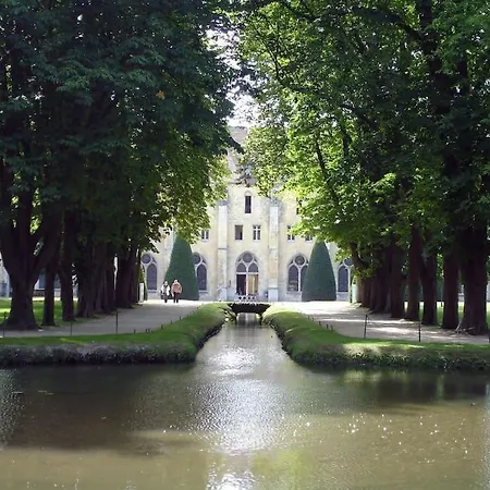 Superbe Appartement En Plein Centre Ville Viarmes Exterior photo